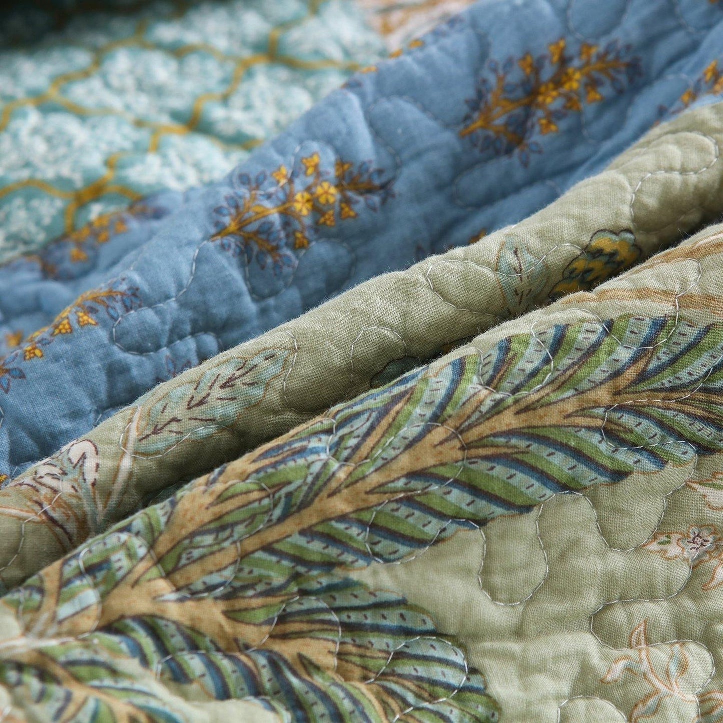 Patchwork Cotton Quilt Bedding Set 3 Pieces, Boho Quilted Bedspread With 2 Pillow Shams, Floral Pattern Quilted Coverlet Comforter