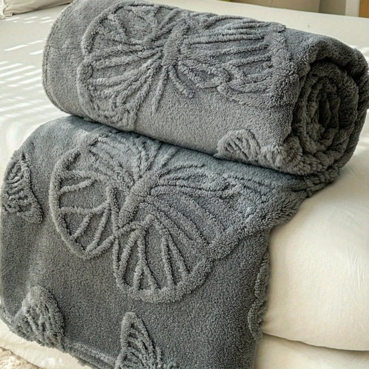 Wool Blanket, Minimalist Butterfly Long Plush Lamb Wool Blanket, Wool Throws For Sofas, Green Wool Blanket, Best Wool Throw Blanket