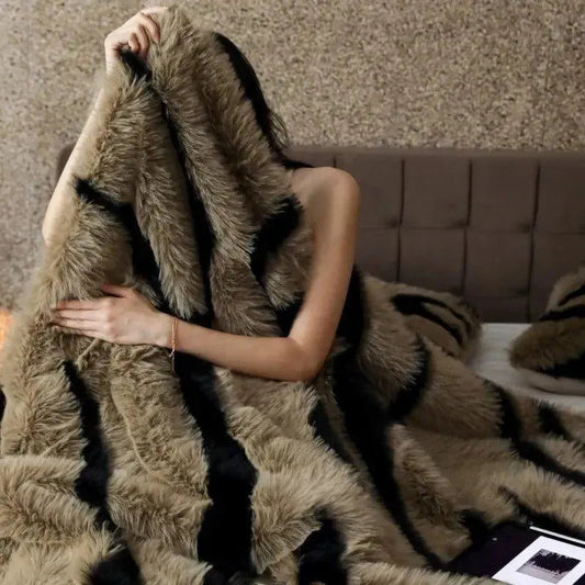 Imitation Faux Fox Fur Blanket │ High-end Warm Autumn Winter Blanket for Sofa Couch Bed Decor